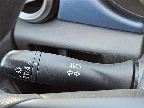 Used 2025 Nissan Versa SV image 15