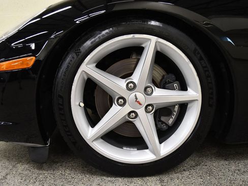 Used 2011 Chevrolet Corvette Coupe w/ 1LT image 21