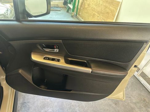 Used 2017 Subaru Crosstrek 2.0i Premium AWD/4WD image 31