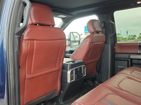 Used 2019 Ford F150 Platinum w/ Equipment Group 701A Luxury AWD/4WD image 11
