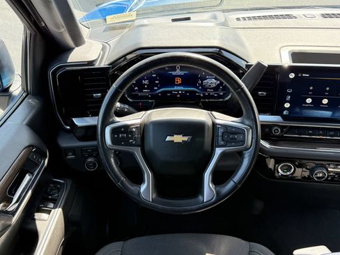 Used 2022 Chevrolet Silverado 1500 LT AWD/4WD image 15