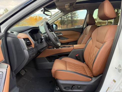 New 2026 Nissan Rogue Platinum w/ Platinum Premium Package image 11