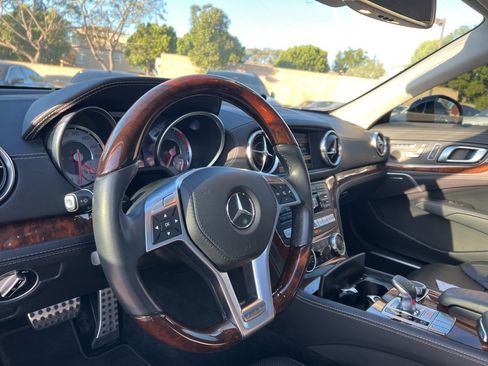Used 2013 Mercedes-Benz SL 550 image 11