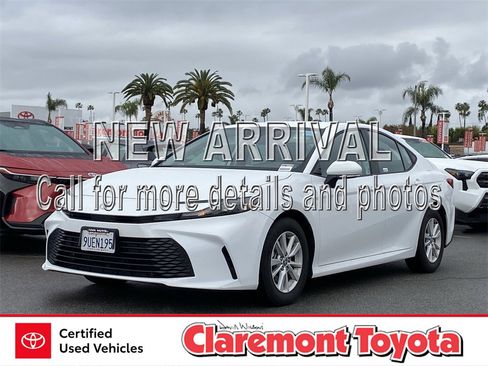 Certified 2025 Toyota Camry LE image 1