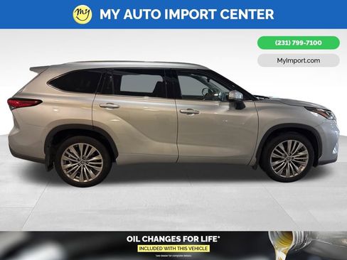 Used 2022 Toyota Highlander Platinum image 8