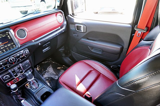 Used 2023 Jeep Wrangler Unlimited Rubicon 4xe AWD/4WD image 31