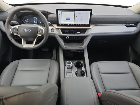 New 2025 Ford Explorer Active w/ Active Comfort Package image 9