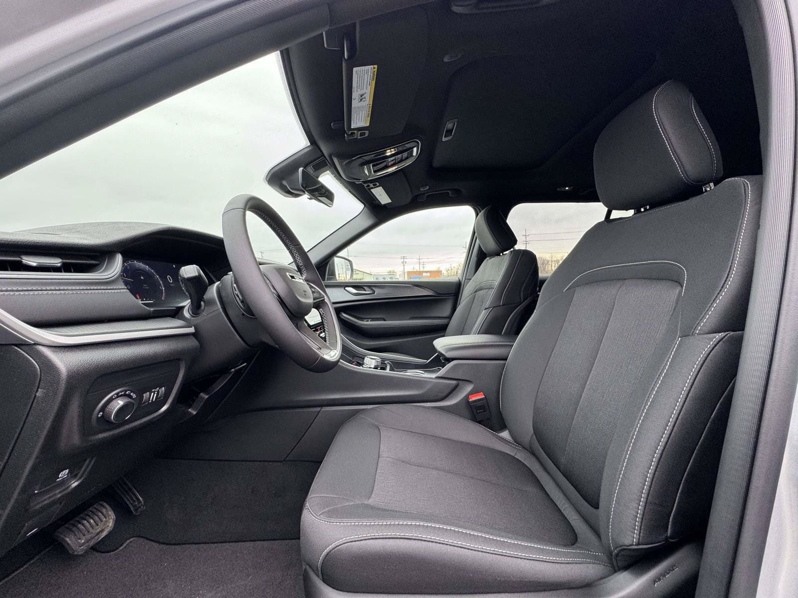 New 2026 Jeep Grand Cherokee Laredo X AWD/4WD image 20