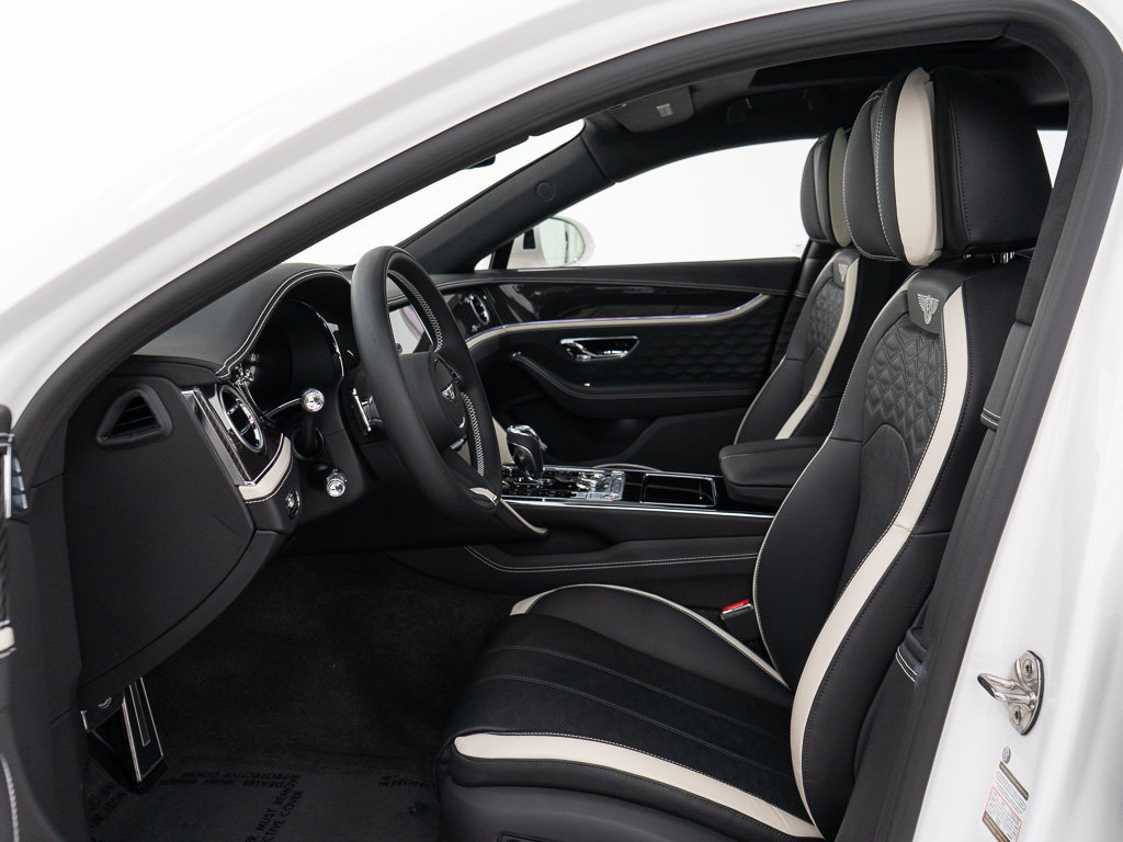 Used 2025 Bentley Flying Spur Plug-In Hybrid AWD/4WD image 15