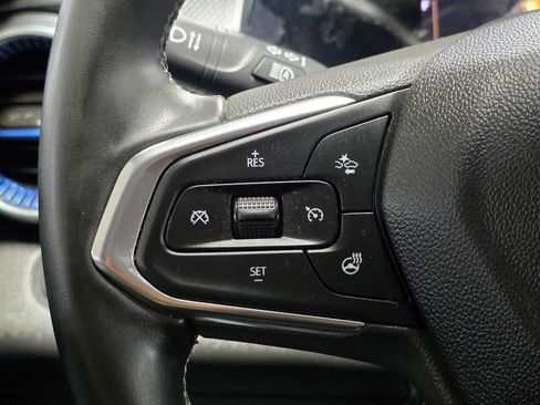 Used 2024 Chevrolet Trax LT w/ Sunroof Package image 33