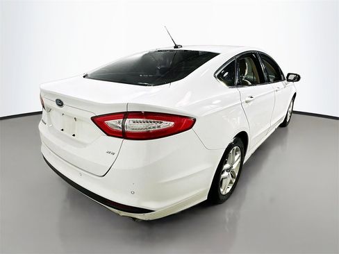 Used 2014 Ford Fusion SE image 8