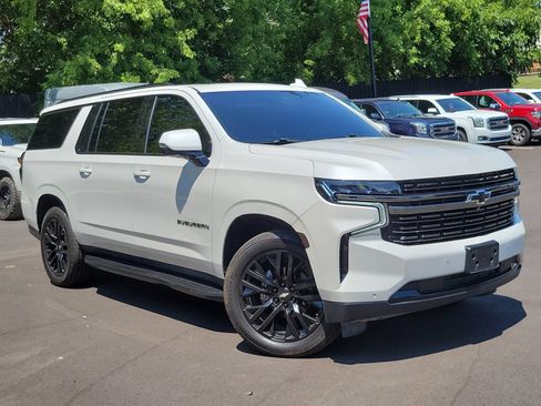 Used 2021 Chevrolet Suburban RST w/ Luxury Package AWD/4WD image 1
