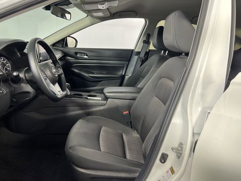 Used 2025 Nissan Altima 2.5 SV image 21