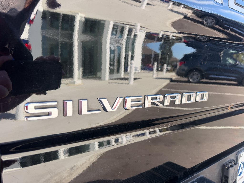 Used 2019 Chevrolet Silverado 1500 High Country w/ Max Trailering Package AWD/4WD image 11