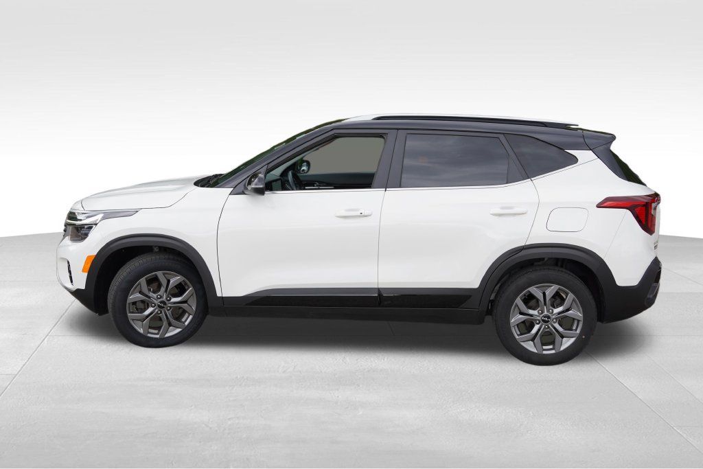 Certified 2024 Kia Seltos S FWD image 9