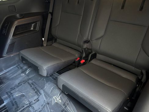 Used 2021 Lexus GX 460 Premium w/ Accessory Package AWD/4WD image 15