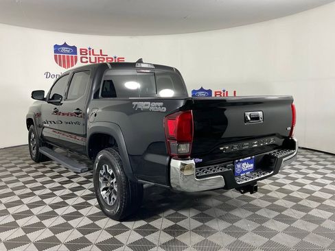 Used 2018 Toyota Tacoma TRD Off-Road RWD image 5