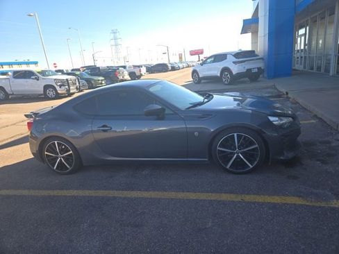 Used 2020 Toyota 86 image 4