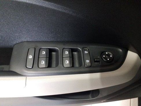 New 2026 Hyundai Venue SEL FWD image 11