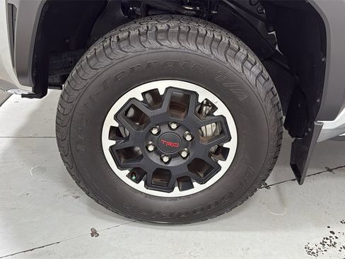 Certified 2024 Toyota Tacoma TRD Off-Road image 24