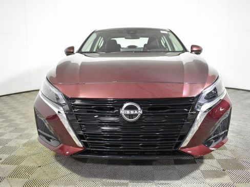 Used 2025 Nissan Altima 2.5 SL image 2