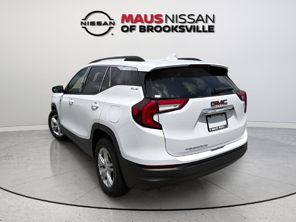 Used 2022 GMC Terrain SLE w/ Driver Convenience Package FWD image 6