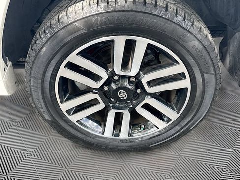 Used 2020 Toyota 4Runner Limited RWD image 33