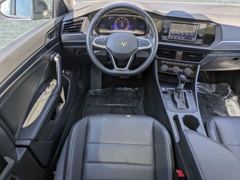 Certified 2024 Volkswagen Jetta SE w/ Panoramic Sunroof Package FWD image 15