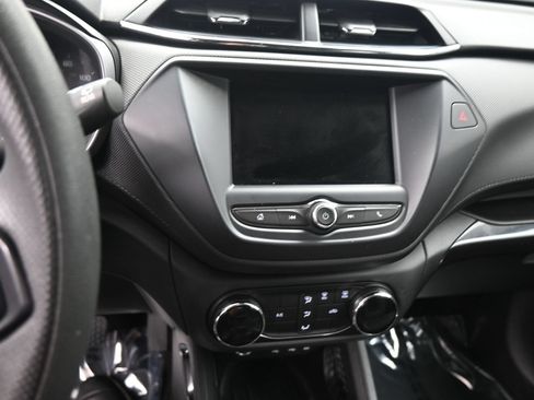 Used 2023 Chevrolet TrailBlazer LS FWD image 15