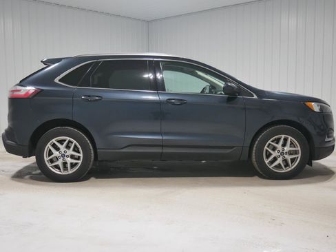 Used 2022 Ford Edge SEL w/ Convenience Package image 4