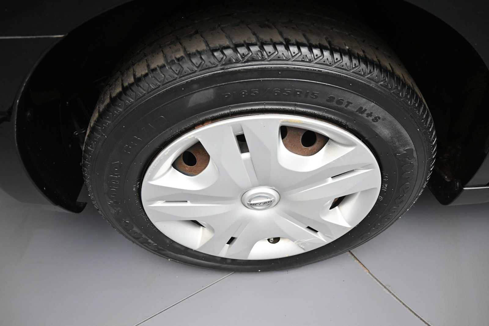 Used 2011 Nissan Versa 1.8 S FWD image 12