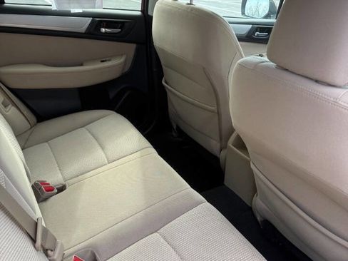 Used 2017 Subaru Outback 2.5i Premium image 12