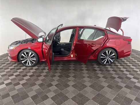Used 2019 Nissan Altima 2.5 SR w/ SR Premium Package FWD image 9