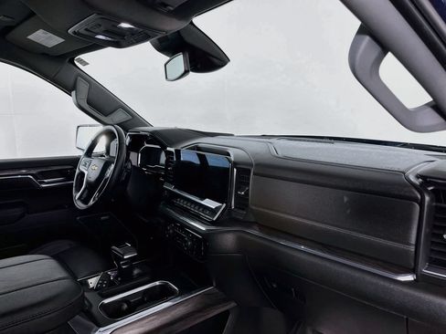 Used 2023 Chevrolet Silverado 1500 LTZ AWD/4WD image 36