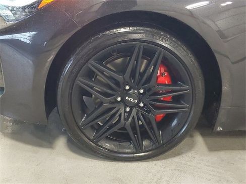 Used 2023 Kia Stinger GT2 image 9