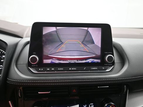 Used 2023 Nissan Rogue SV FWD image 16