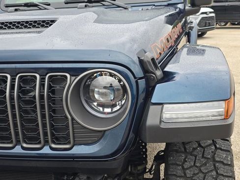 Used 2025 Jeep Gladiator Mojave AWD/4WD image 31