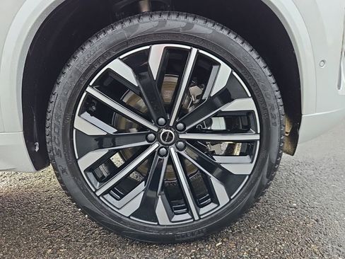 New 2026 Volvo XC90 B6 Plus w/ Protection Package Premier AWD/4WD image 10