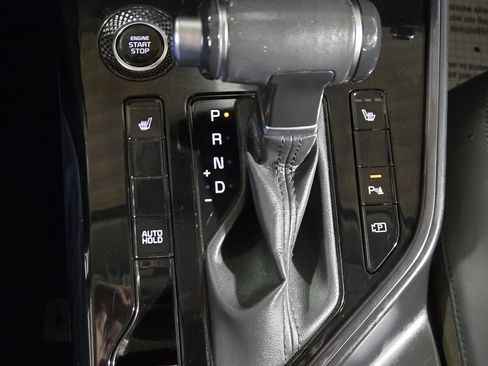 Used 2023 Kia Niro EX image 16