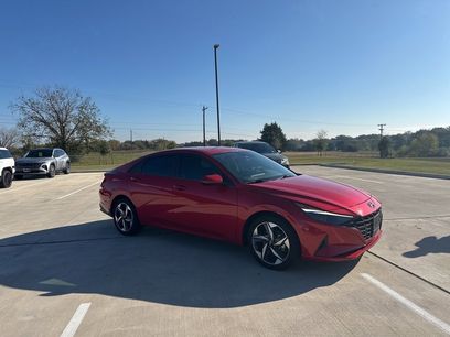 Used 2023 Hyundai Elantra SEL w/ Convenience Package