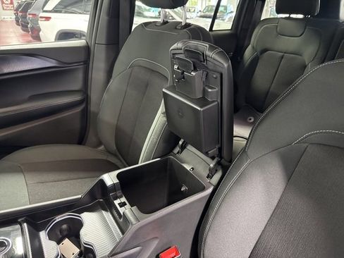 New 2025 Jeep Grand Cherokee Laredo X w/ Luxury Tech Group I image 24