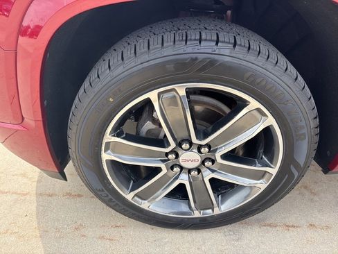 Used 2019 GMC Acadia Denali w/ Technology Package image 11