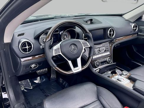Used 2015 Mercedes-Benz SL 550 image 17