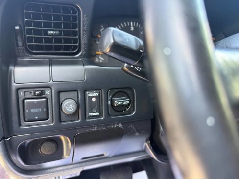 Used 1994 Toyota Land Cruiser image 60