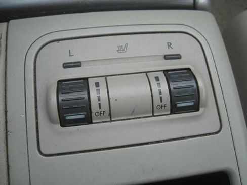 Used 2008 Subaru Outback 2.5i L.L. Bean image 18