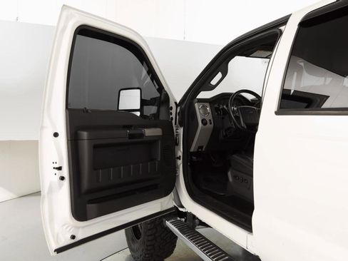Used 2015 Ford F250 Lariat w/ Chrome Package image 11
