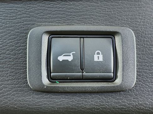 Used 2024 Mitsubishi Outlander SE Black Edition image 32