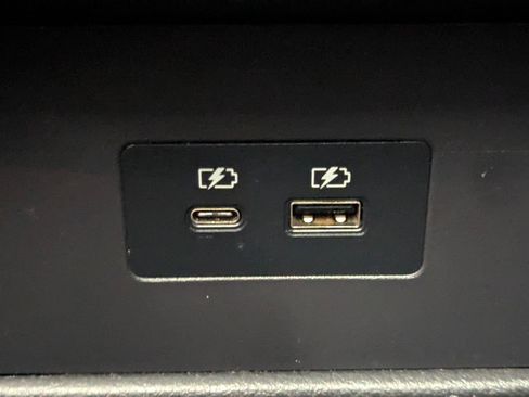 Used 2021 Nissan Rogue SV w/ Premium Package image 23