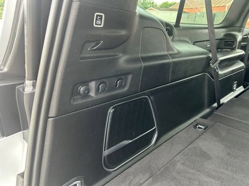 Used 2024 Jeep Wagoneer L Series II w/ Flexible Seating Group AWD/4WD image 45