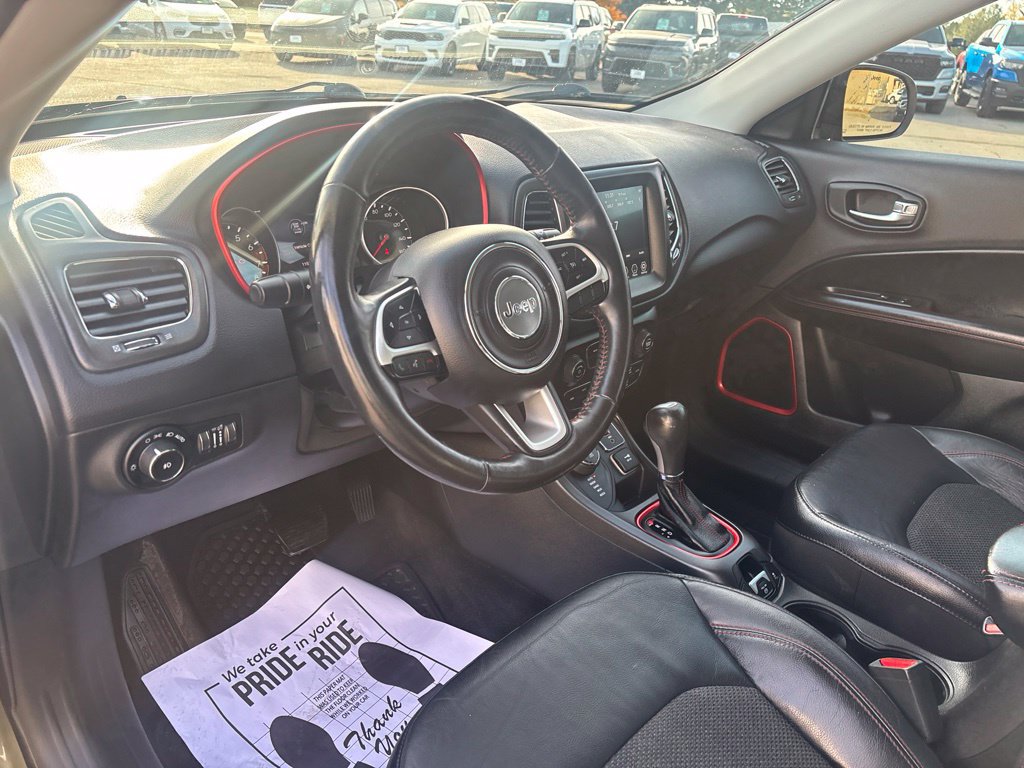 Used 2017 Jeep Compass Trailhawk w/ Cold Weather Group AWD/4WD image 12